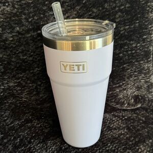 YETI White Tumbler with Clear Lid